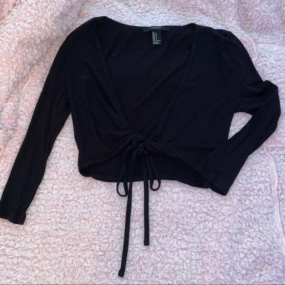 Front tie quarter sleeve crop top